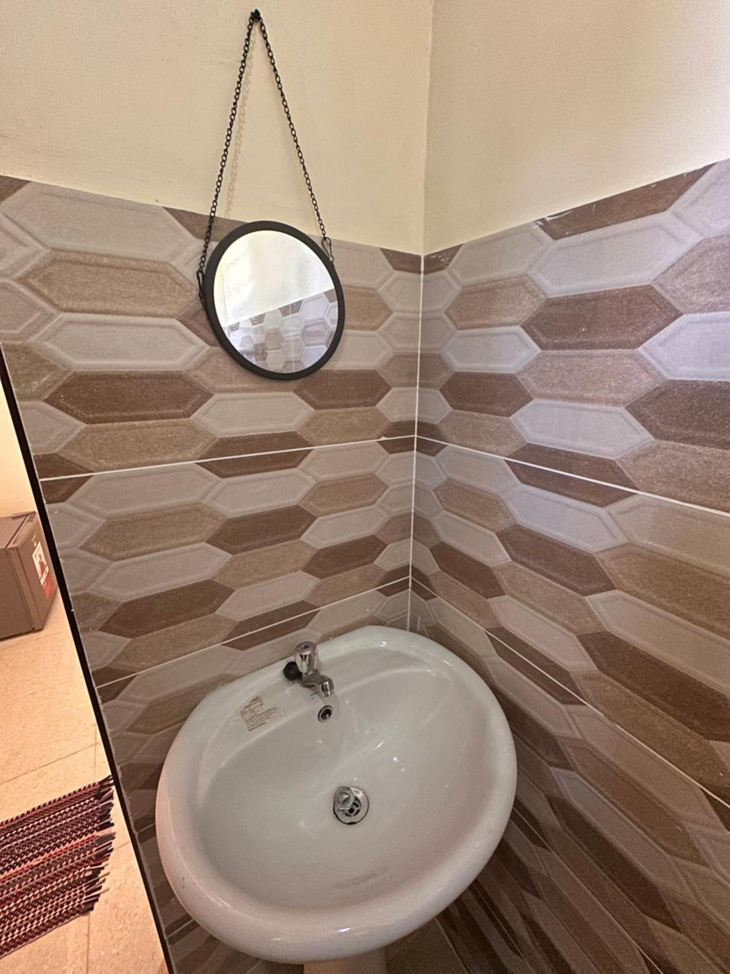 Cris & Mar Homestay Burgos  Экстерьер фото