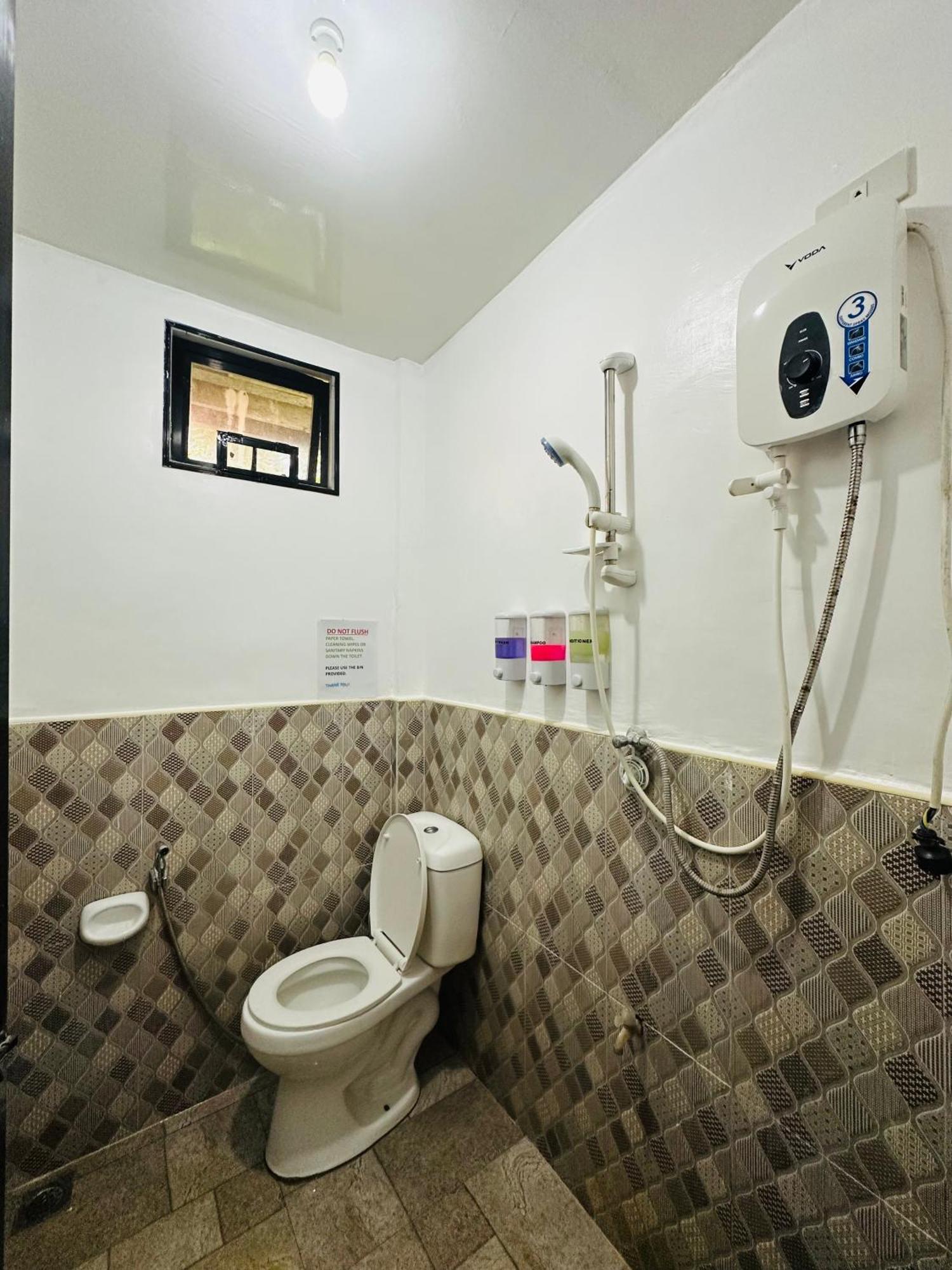 Cris & Mar Homestay Burgos  Экстерьер фото